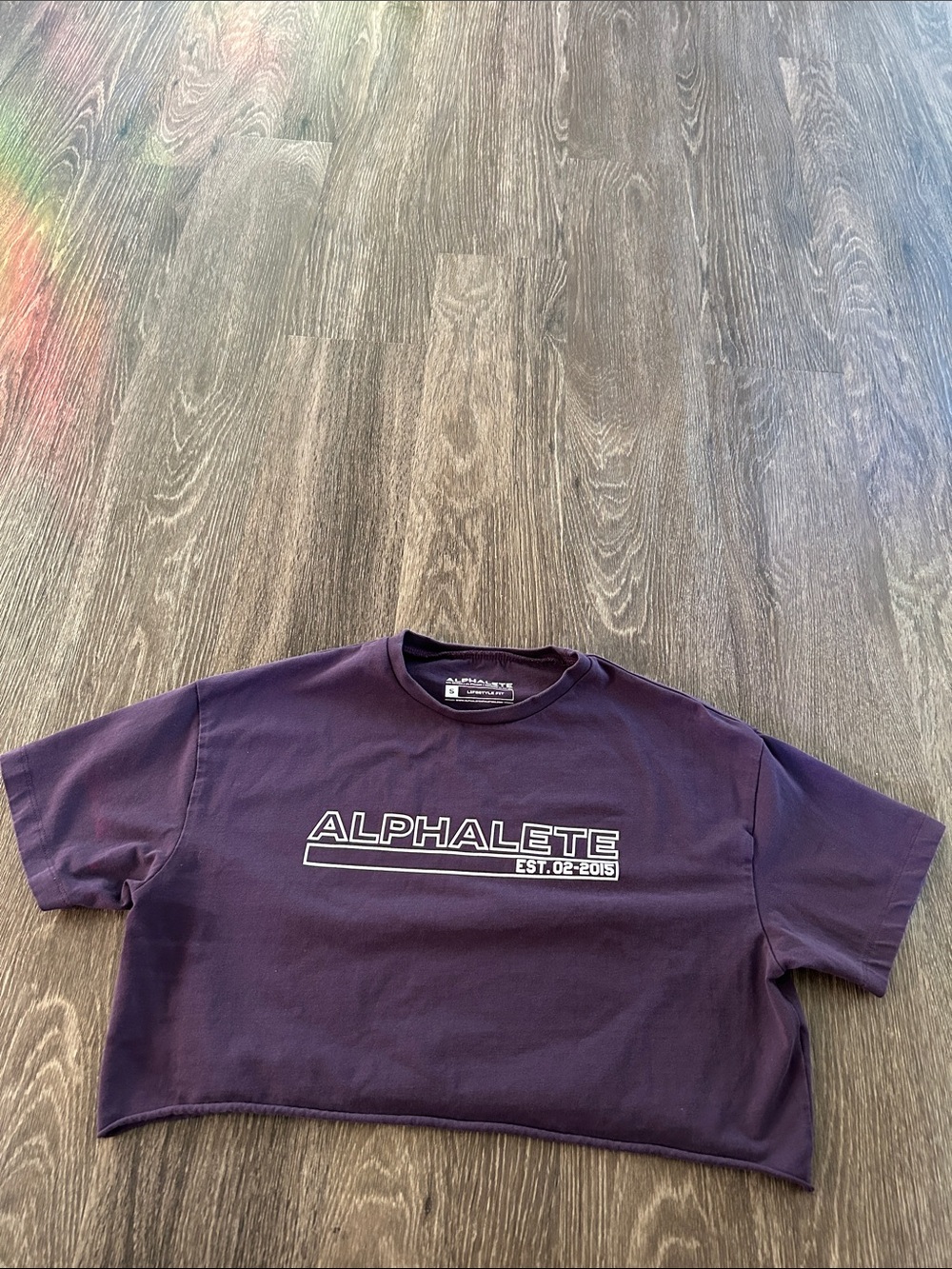 Alphalete women’s Cropped Tee in Deep Purple